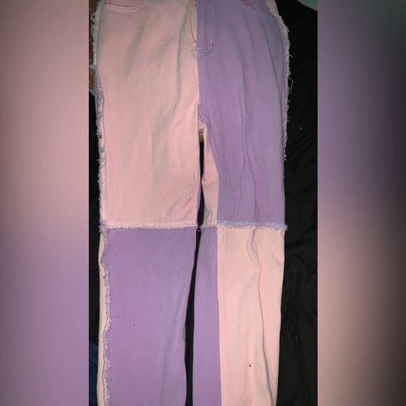 Barely worn worn 1 time size is large - Picture 2 of 3